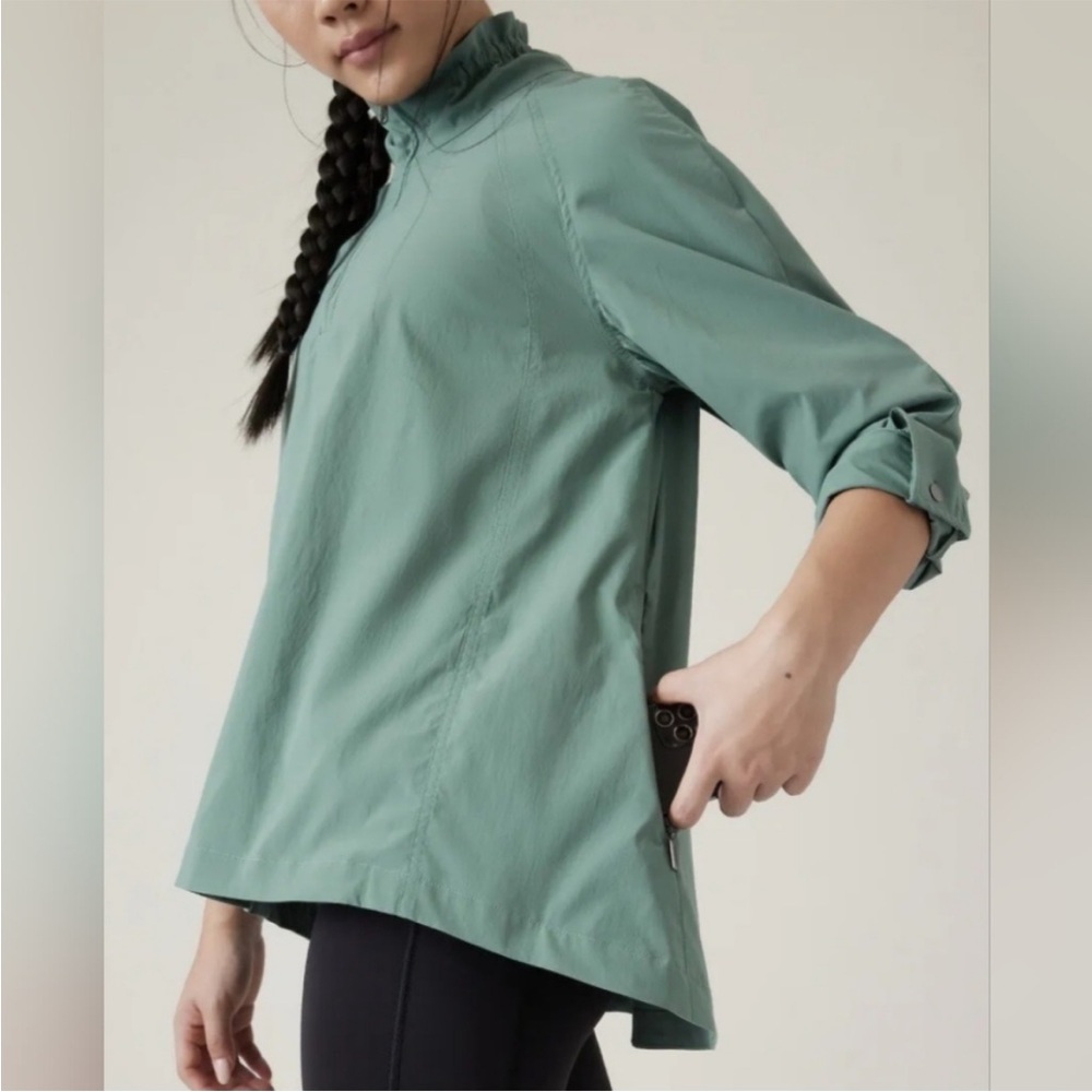 Athleta - Advantage Poplin Top